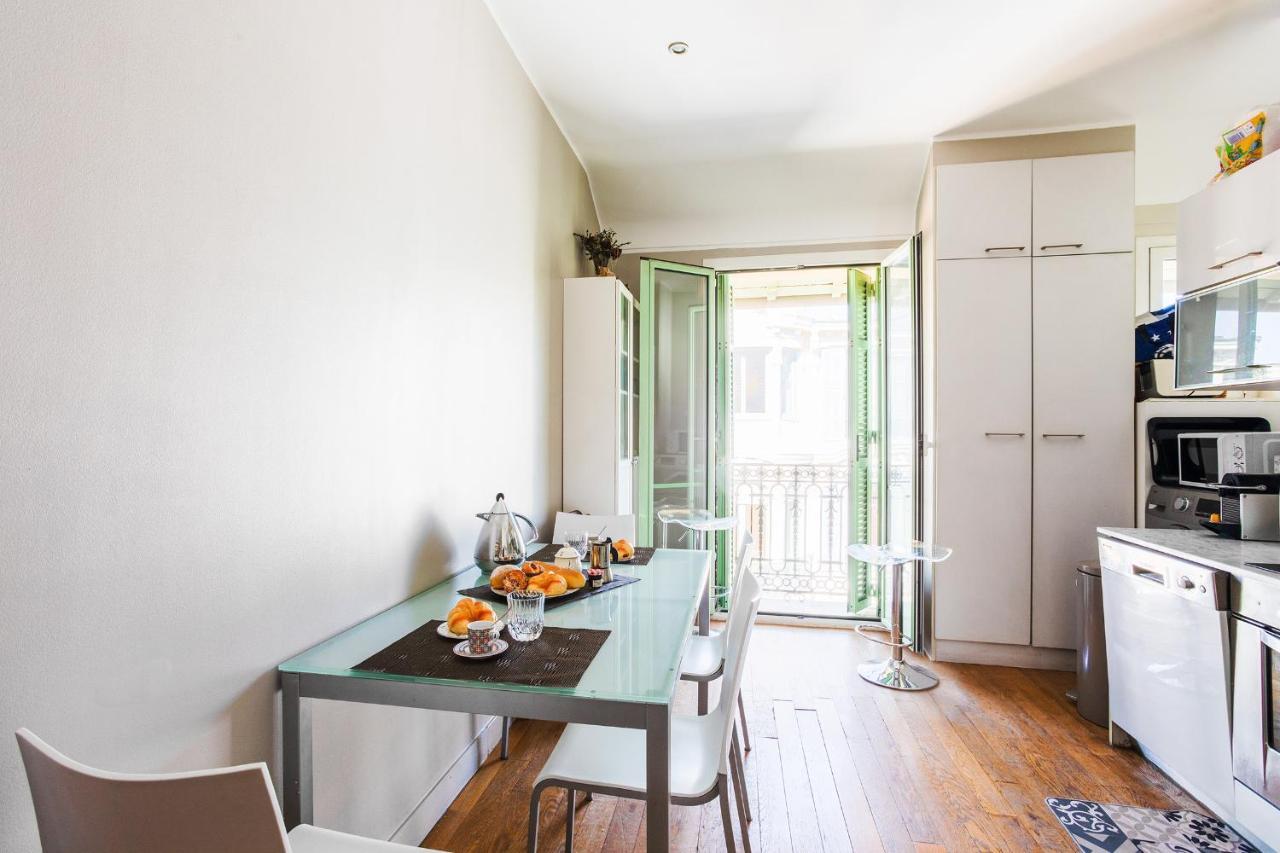 LUNG ARNO AP4300 By Riviera Holiday Homes Niza Exterior foto